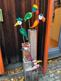 Paradiesv&ouml;gel in turm